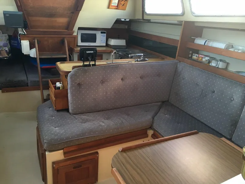 1985 Catalina 30