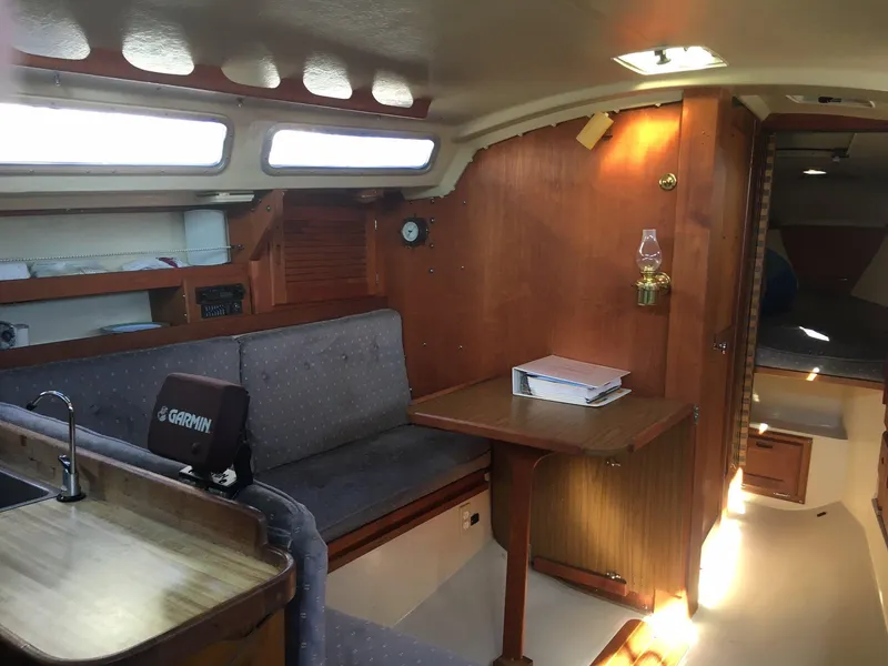 1985 Catalina 30