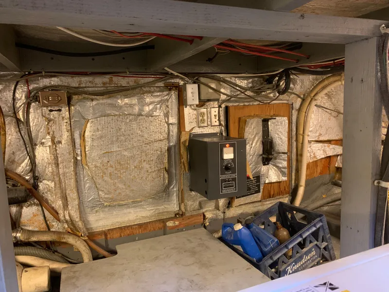 1977 Californian Trawler LRC 42ft. Aft Cabin