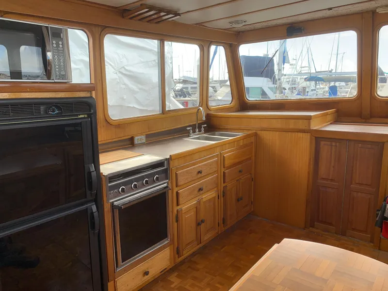 1977 Californian Trawler LRC 42ft. Aft Cabin