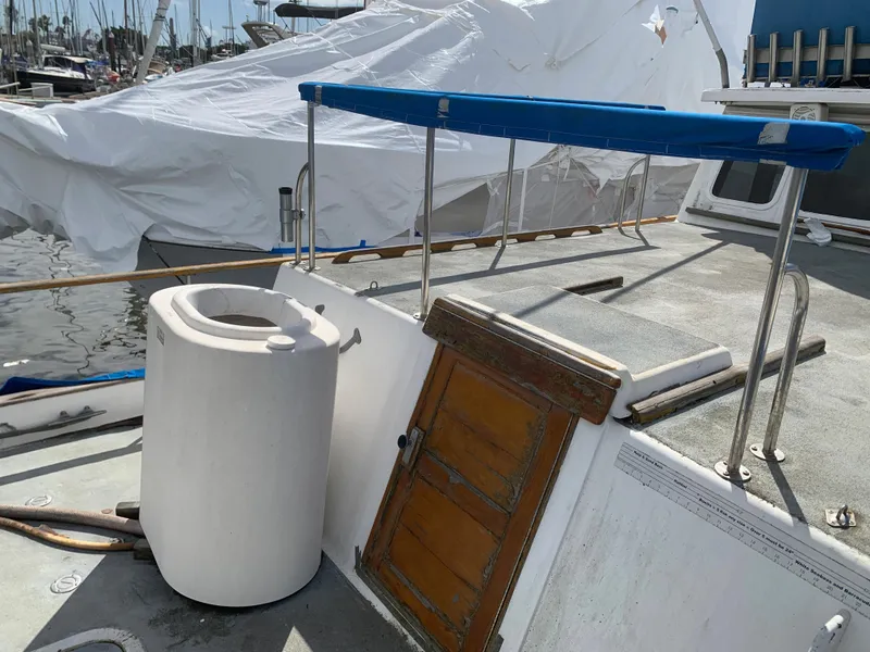1977 Californian Trawler LRC 42ft. Aft Cabin