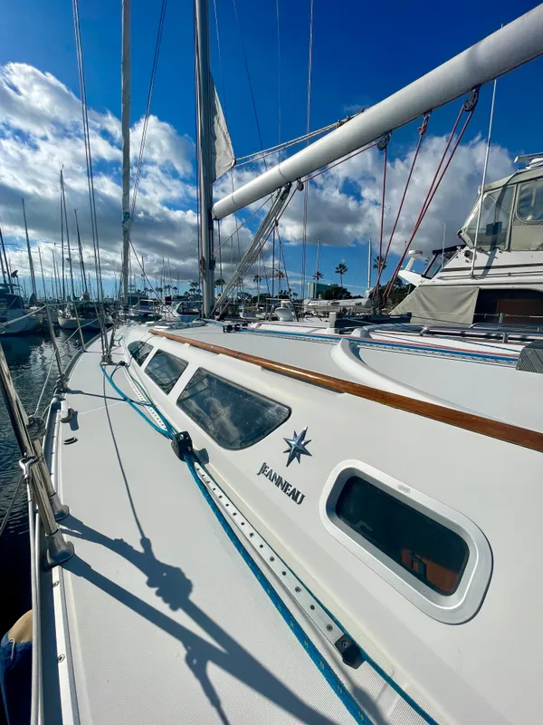 2003 Jeanneau Sun Odyssey 43