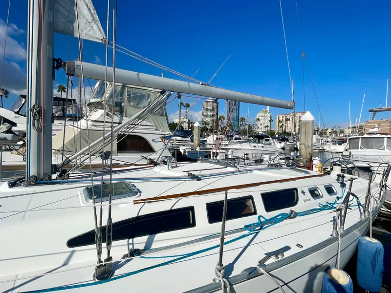 2003 Jeanneau Sun Odyssey 43