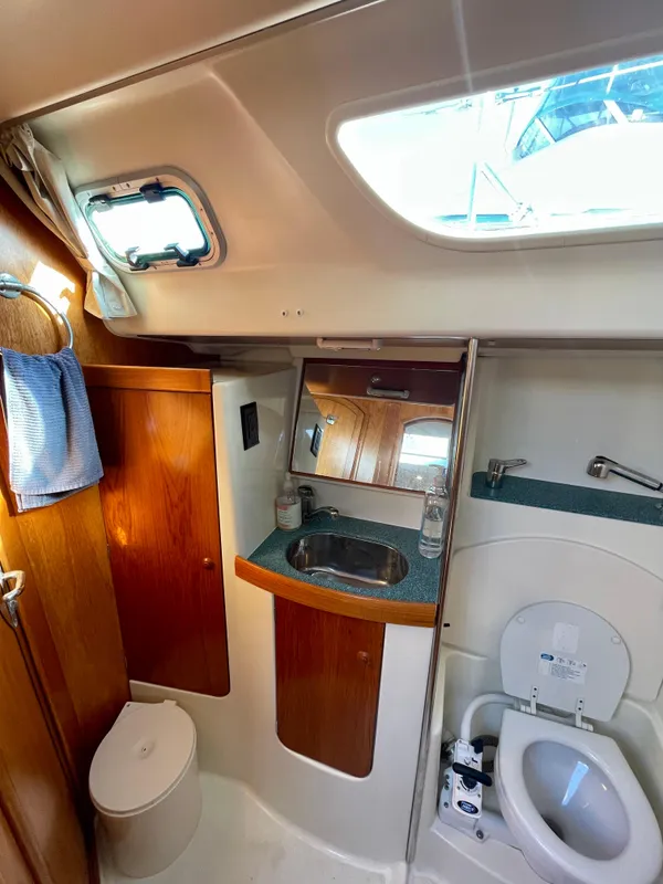 2003 Jeanneau Sun Odyssey 43