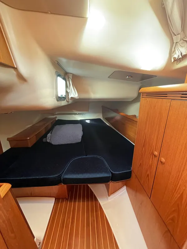 2003 Jeanneau Sun Odyssey 43