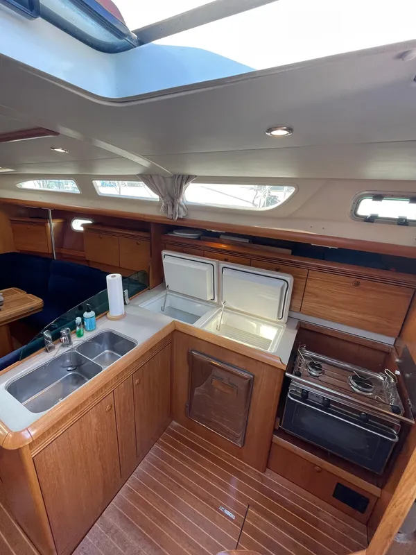 2003 Jeanneau Sun Odyssey 43