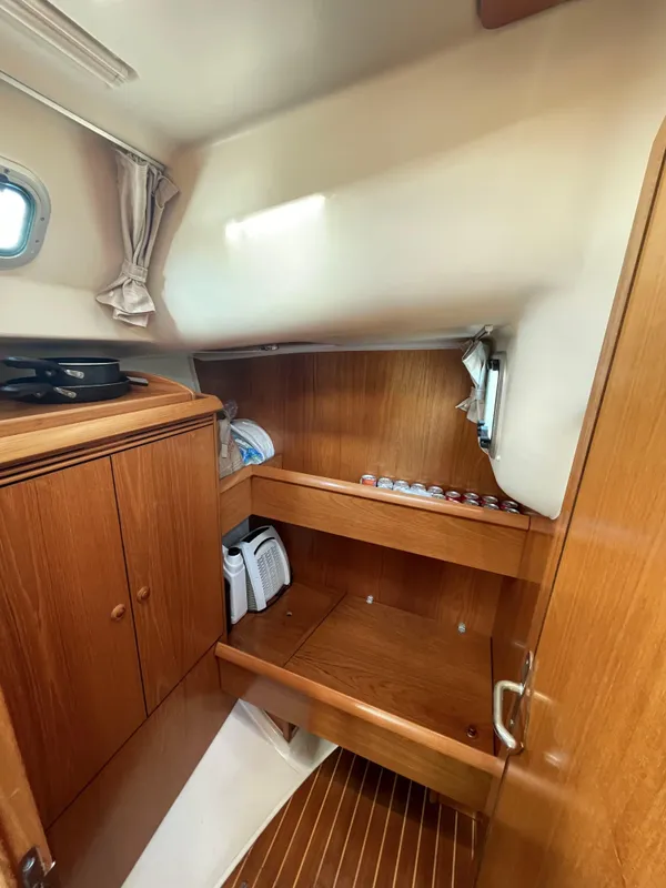 2003 Jeanneau Sun Odyssey 43