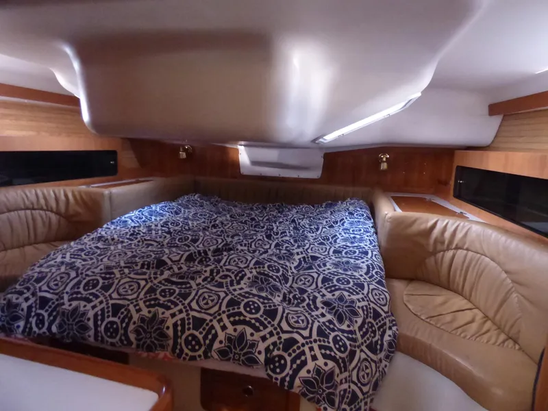 2001 Catalina 380