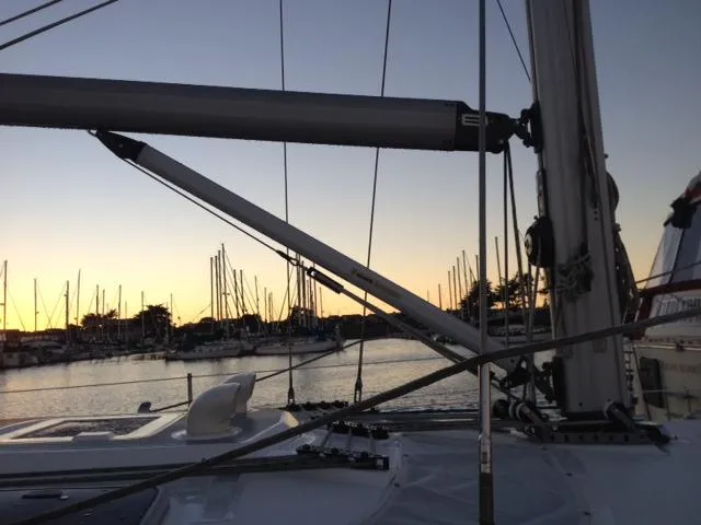 2003 Hunter 466