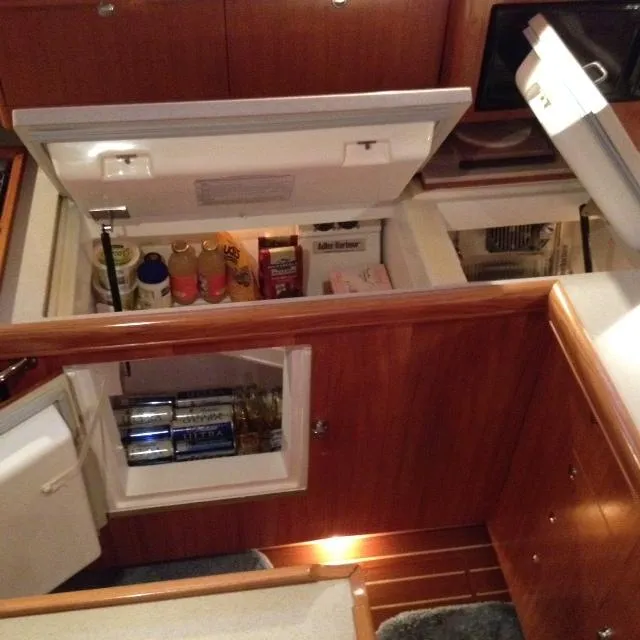 2003 Hunter 466