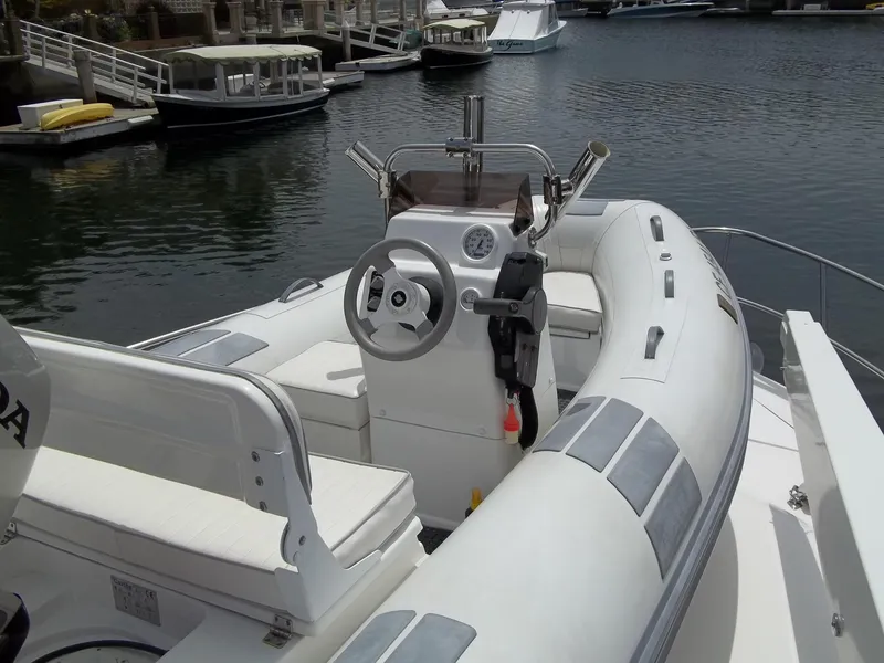 Center Console Caribe