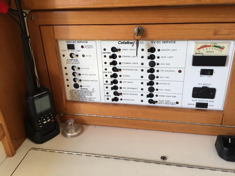 2001 Catalina 320