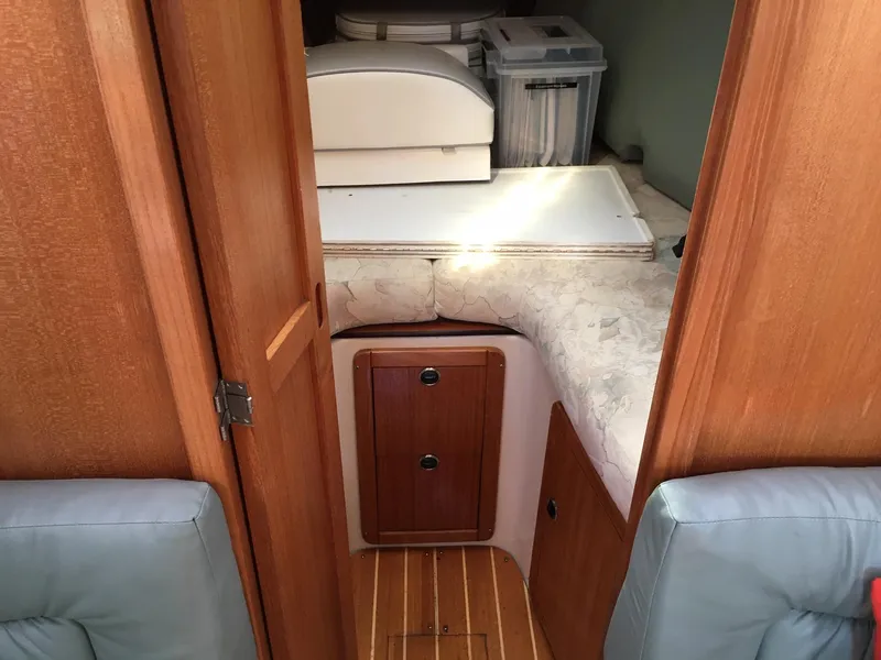 2001 Catalina 320