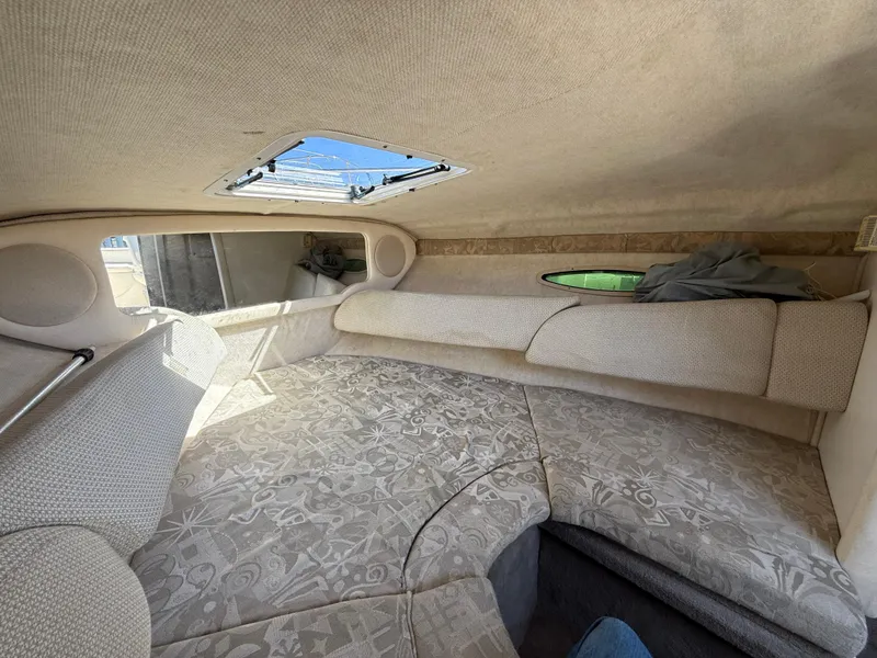2004 Sea Ray 215 Weekender