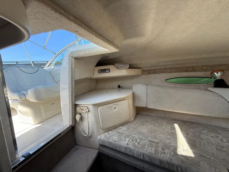 2004 Sea Ray 215 Weekender