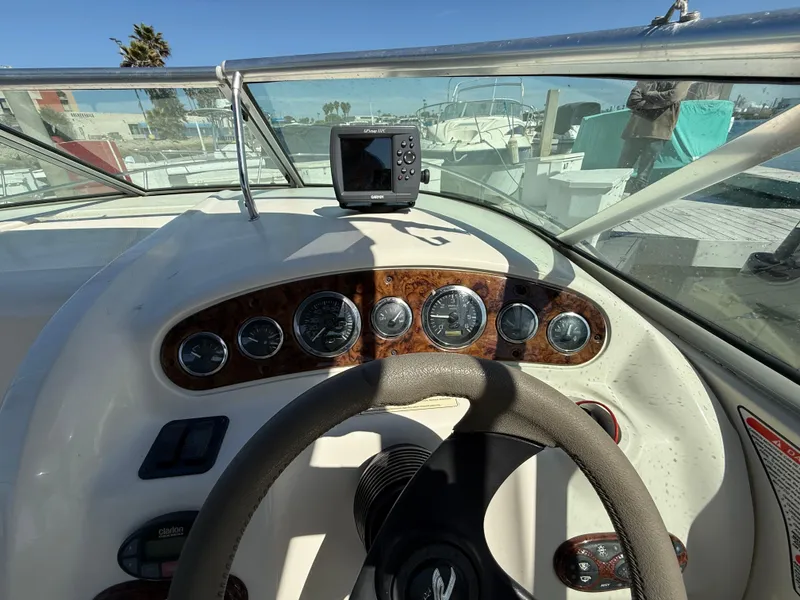 2004 Sea Ray 215 Weekender