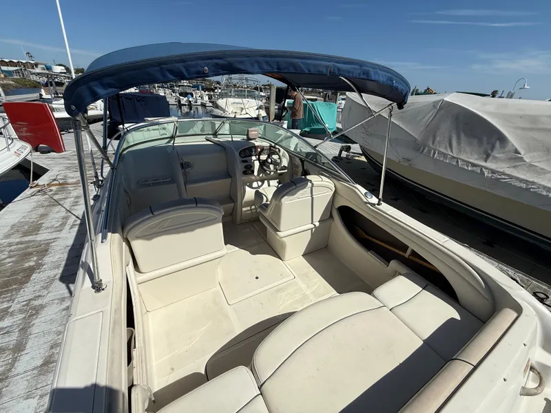 2004 Sea Ray 215 Weekender