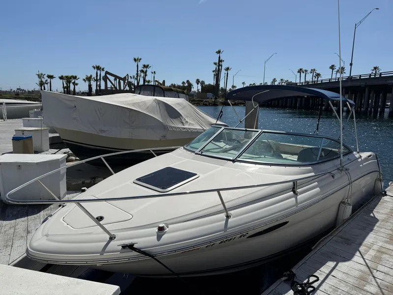 2004 Sea Ray 215 Weekender