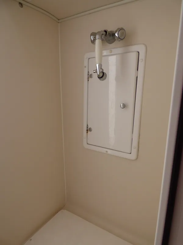 Aft enclosed shower