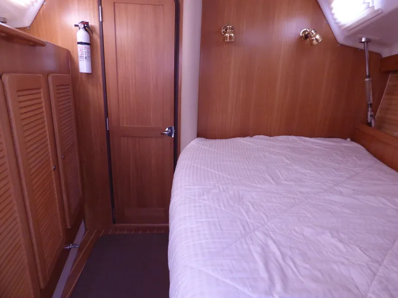 Forward Pullman Berth