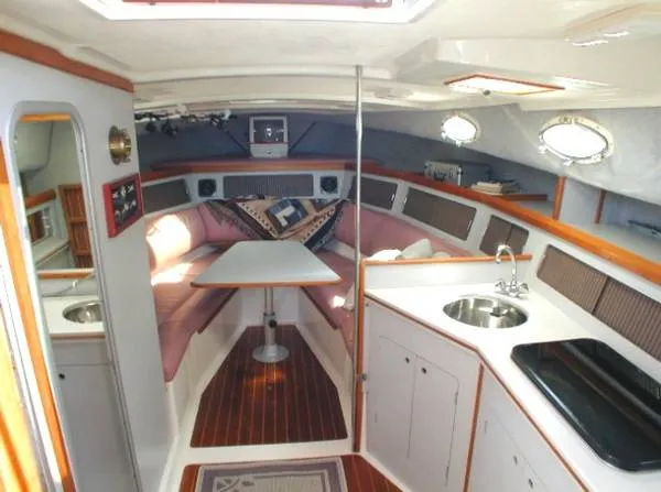 1988 Luhrs Alura
