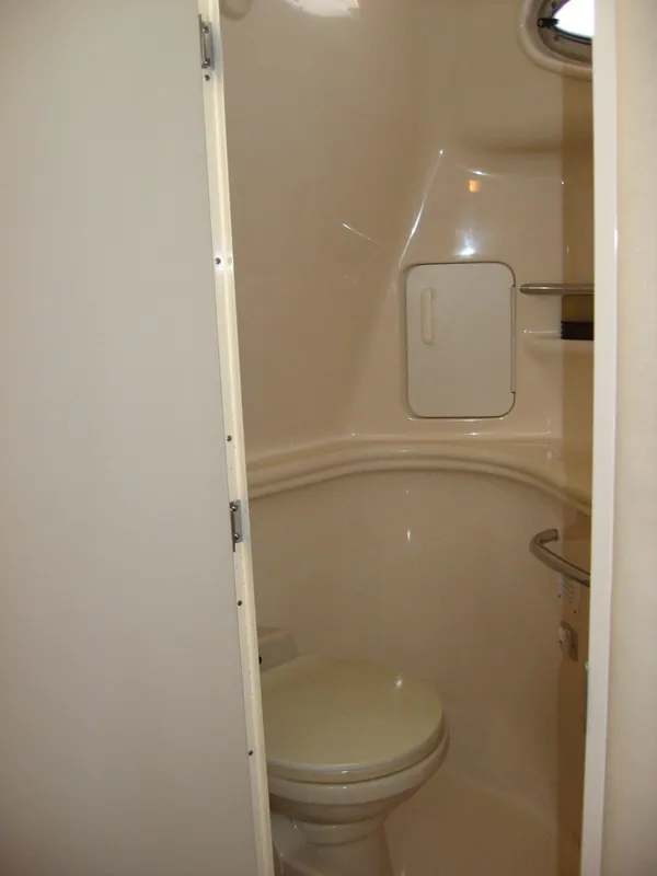 Head & Shower Compartment