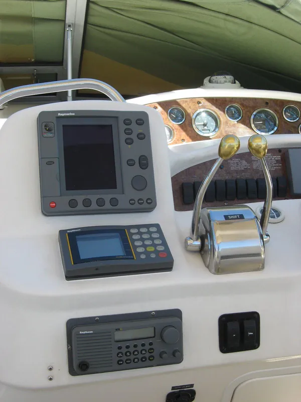 Helm Electronics