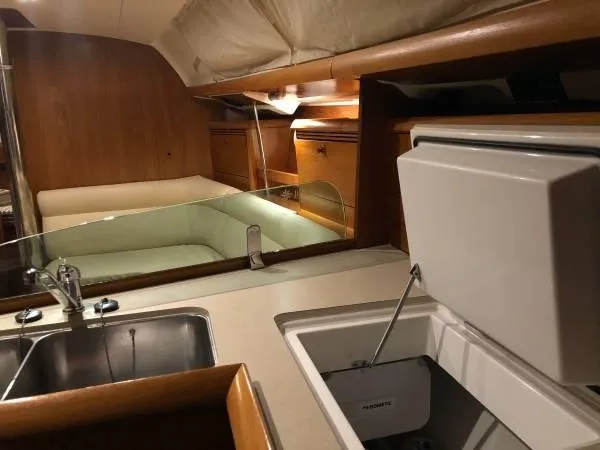 2004 Jeanneau Sun Odyssey 37