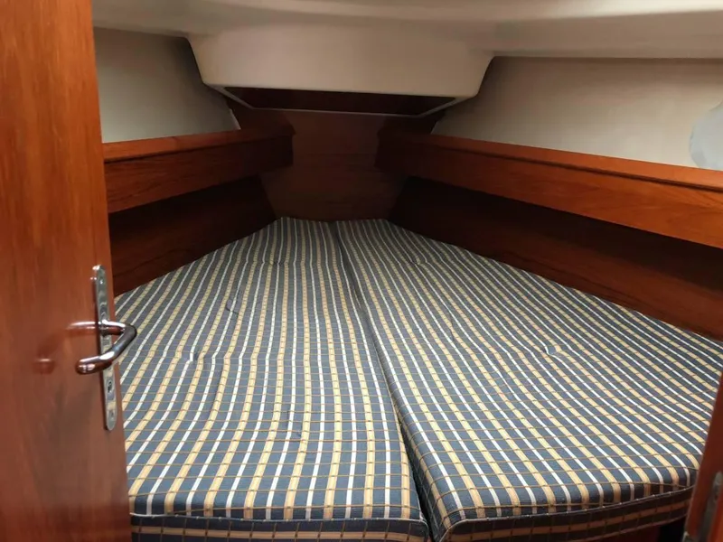 2004 Jeanneau Sun Odyssey 37