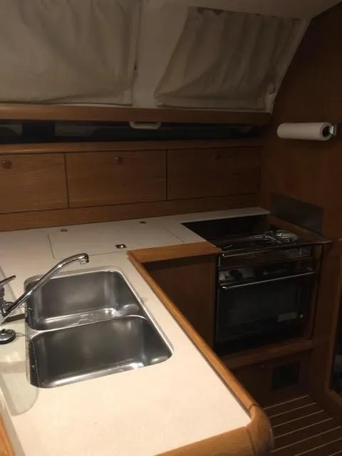 2004 Jeanneau Sun Odyssey 37