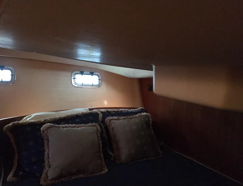 2006 Hunter 41 Deck Salon