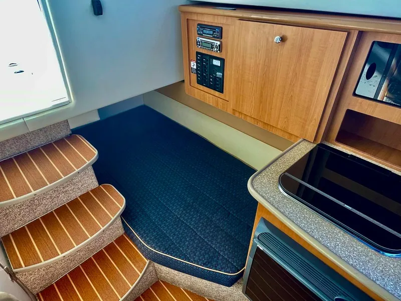 2008 Bayliner Discovery 246