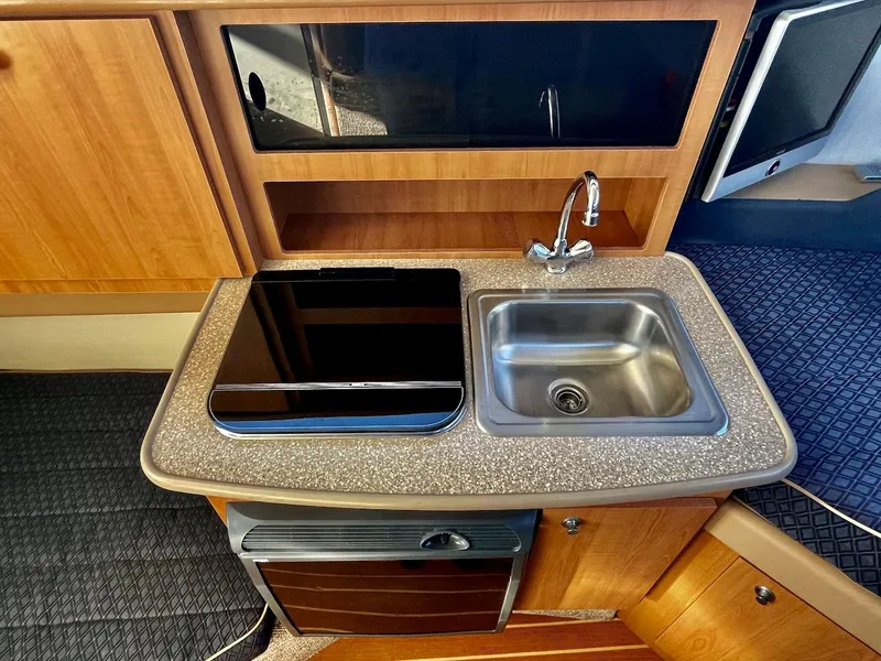 2008 Bayliner Discovery 246