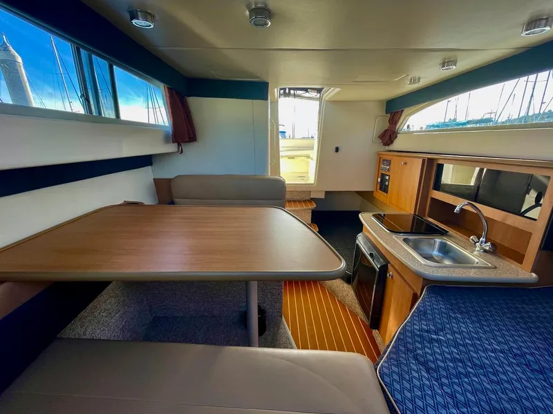 2008 Bayliner Discovery 246