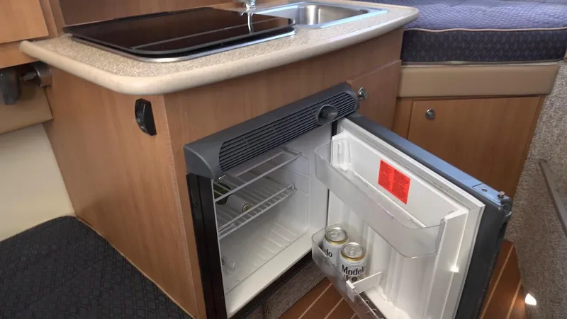 2008 Bayliner Discovery 246