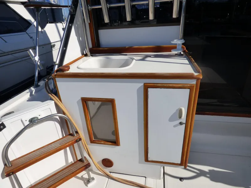 1976 Uniflite 42 SportFisher
