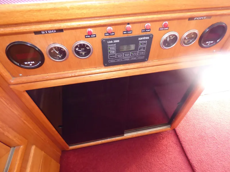 1976 Uniflite 42 SportFisher