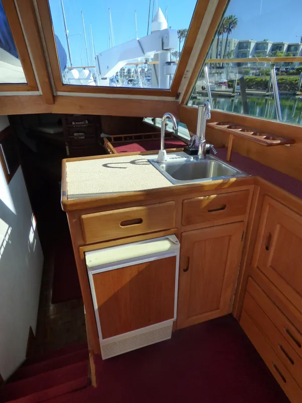 1976 Uniflite 42 SportFisher