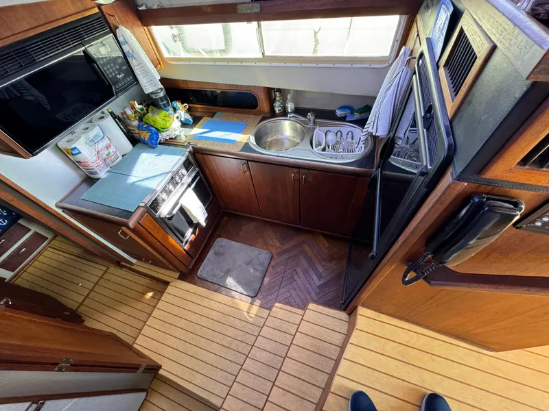 1992 Bayliner 3888 MY Sedan