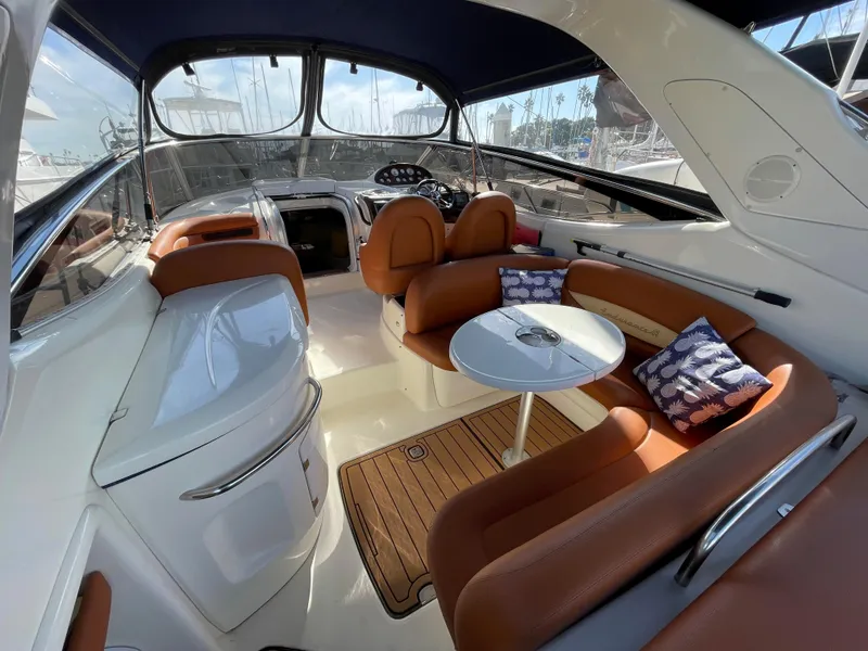 Interior of a 2004 Cranchi Endurance 41 yacht.