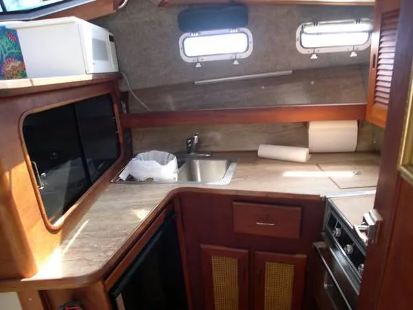 1985 Bayliner 3270 Motoryacht