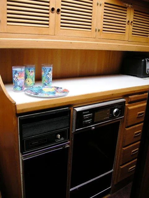 Galley Counter Space & Cabinets