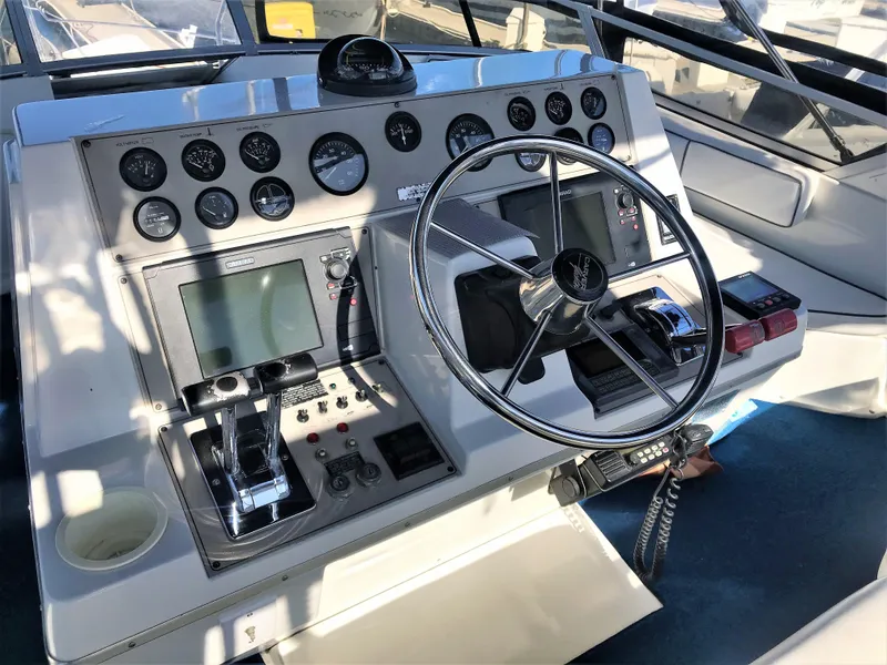 1996 Carver 380 Santego