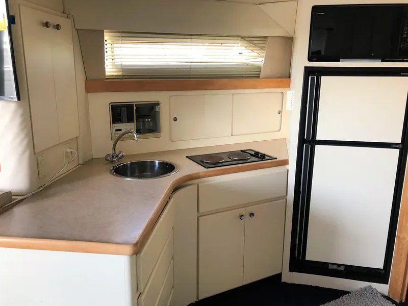1996 Carver 380 Santego