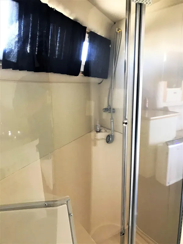 1996 Carver 380 Santego