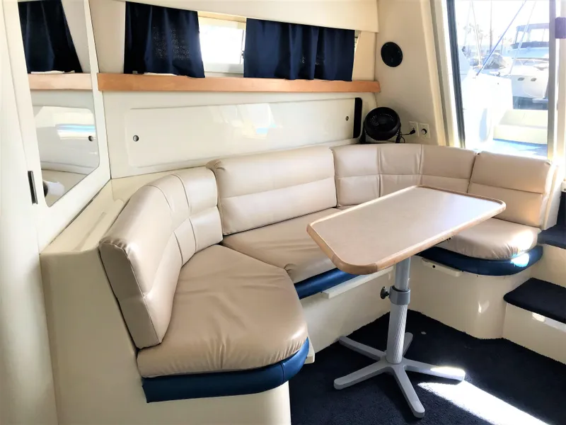 1996 Carver 380 Santego