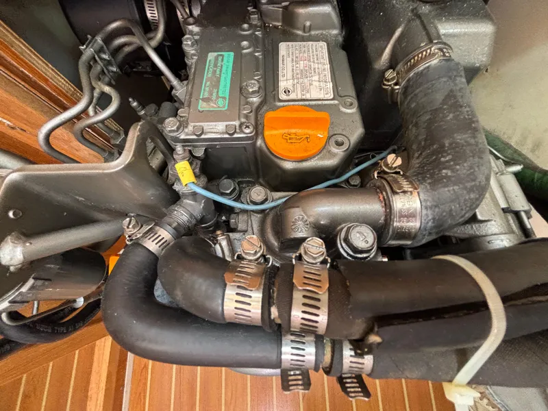 2005 Catalina 320