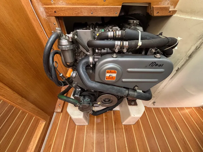 2005 Catalina 320
