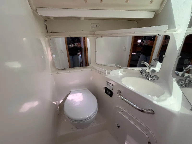 2005 Catalina 320