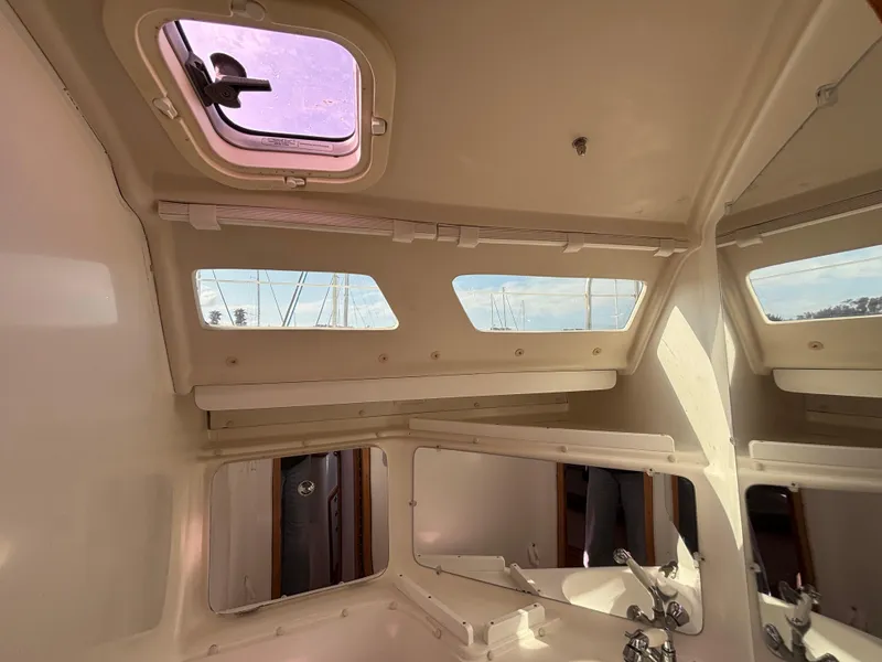 2005 Catalina 320